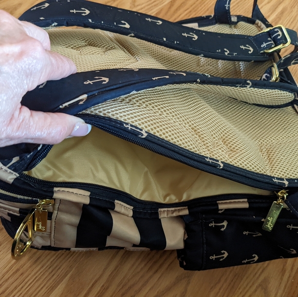 Backpack - Picture 4 of 4